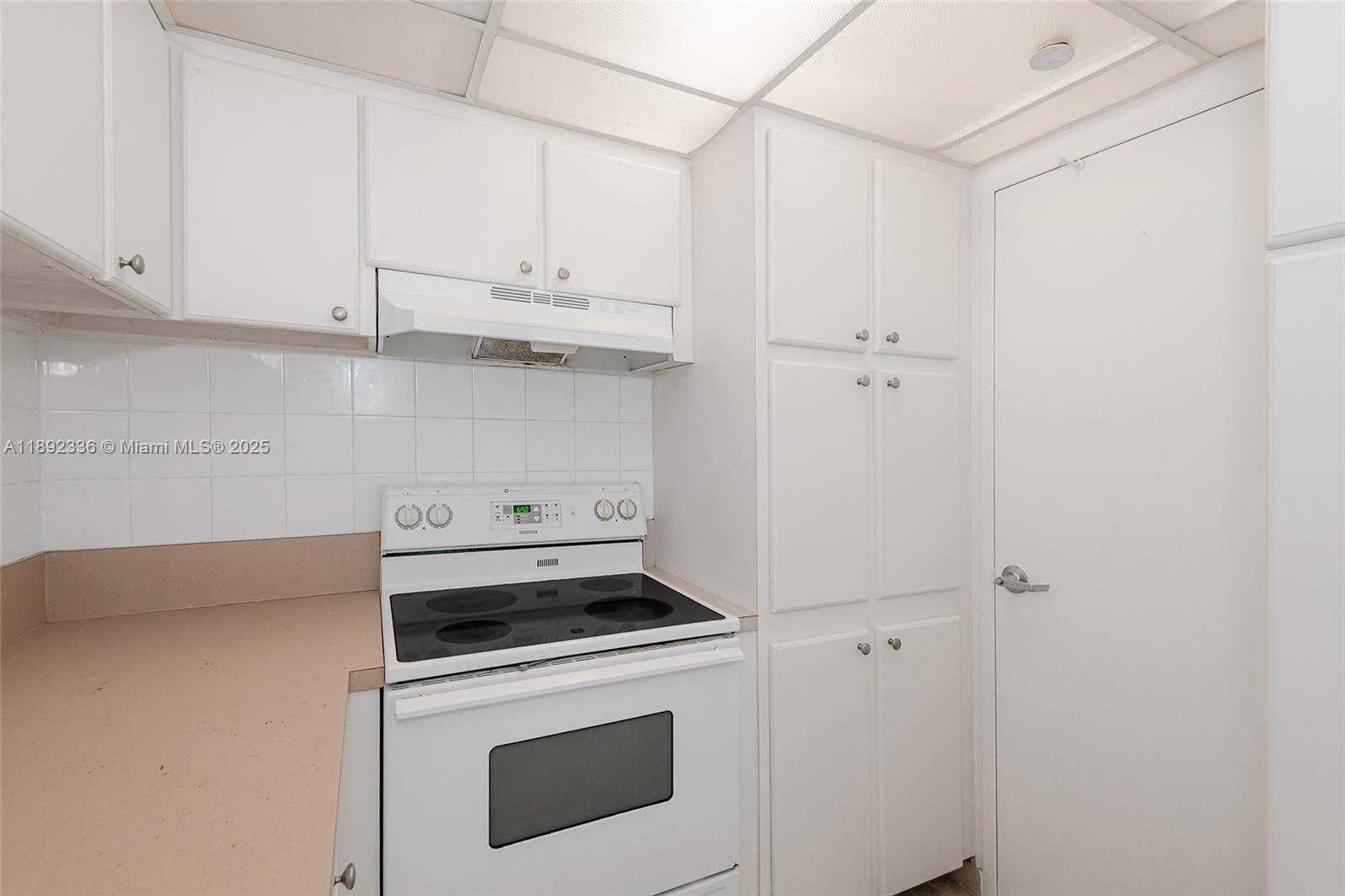 MIRADOR 1000 CONDO - Residential
