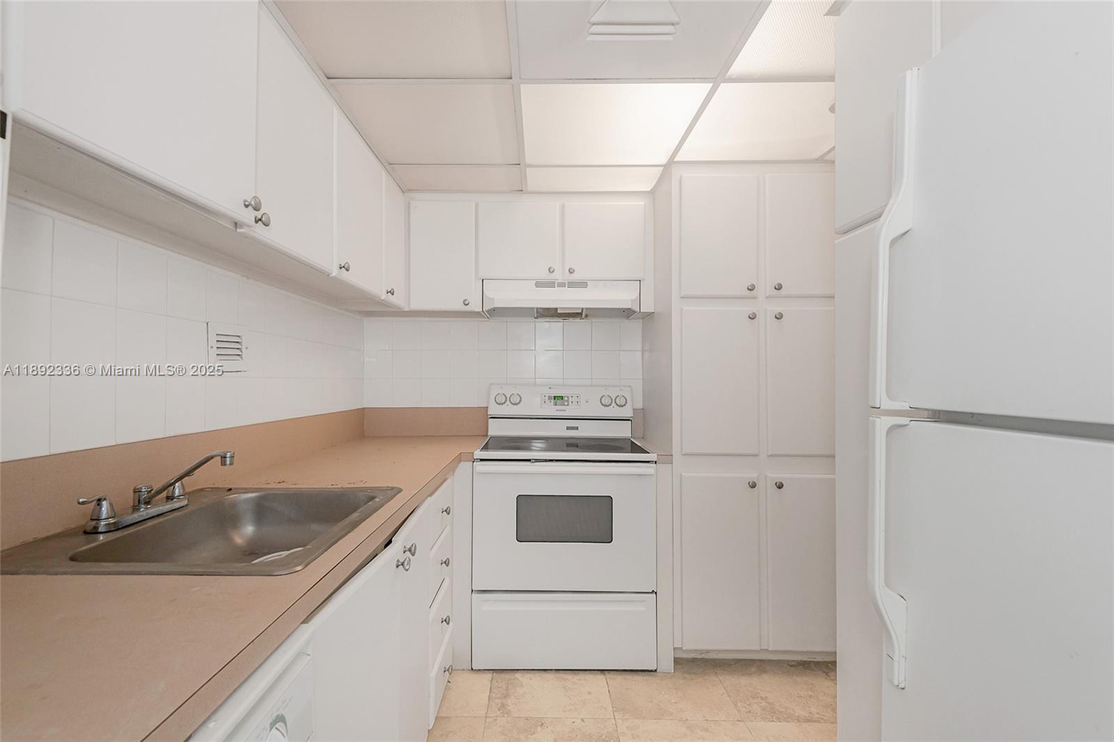 MIRADOR 1000 CONDO - Residential