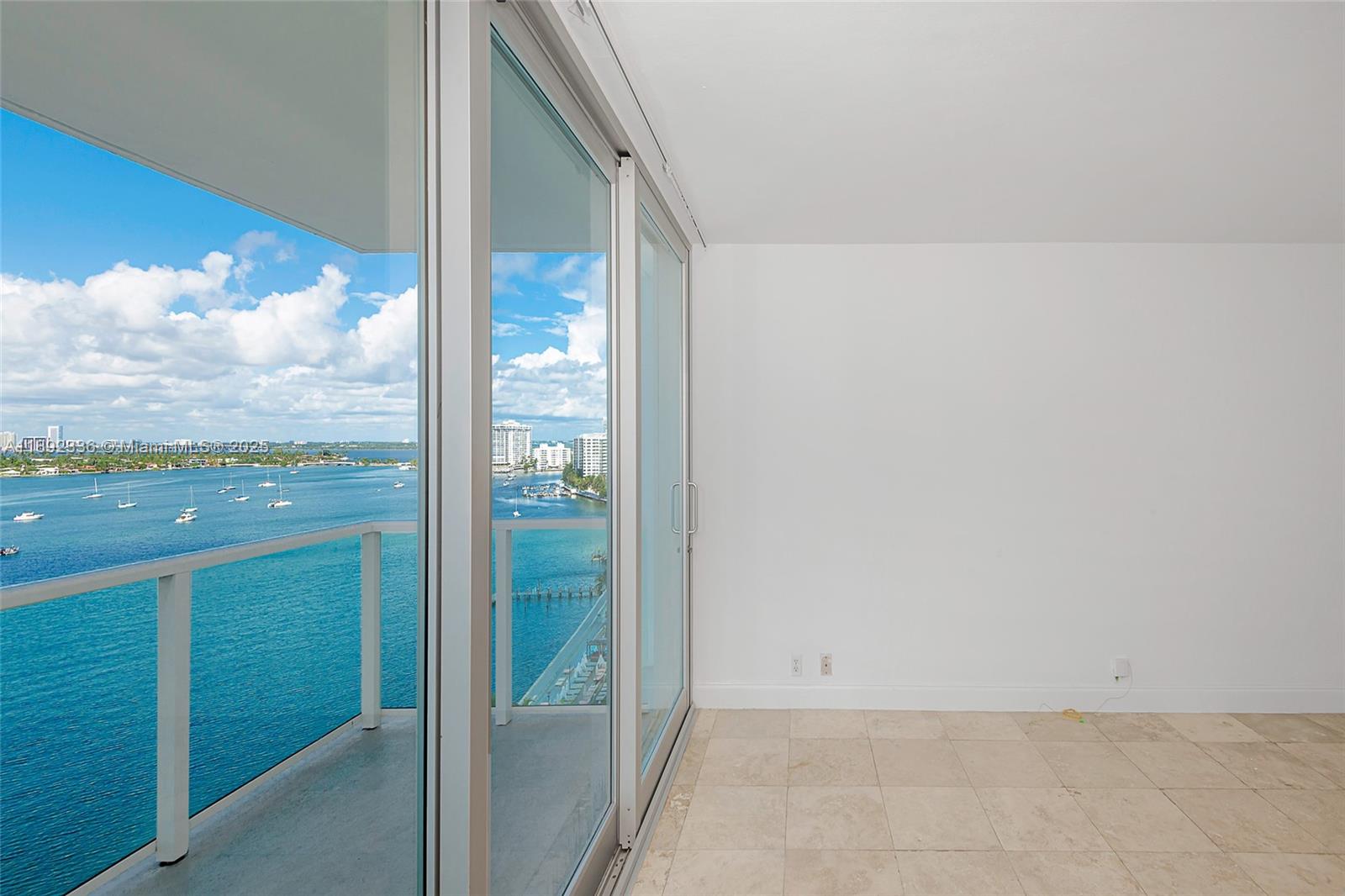 MIRADOR 1000 CONDO - Residential