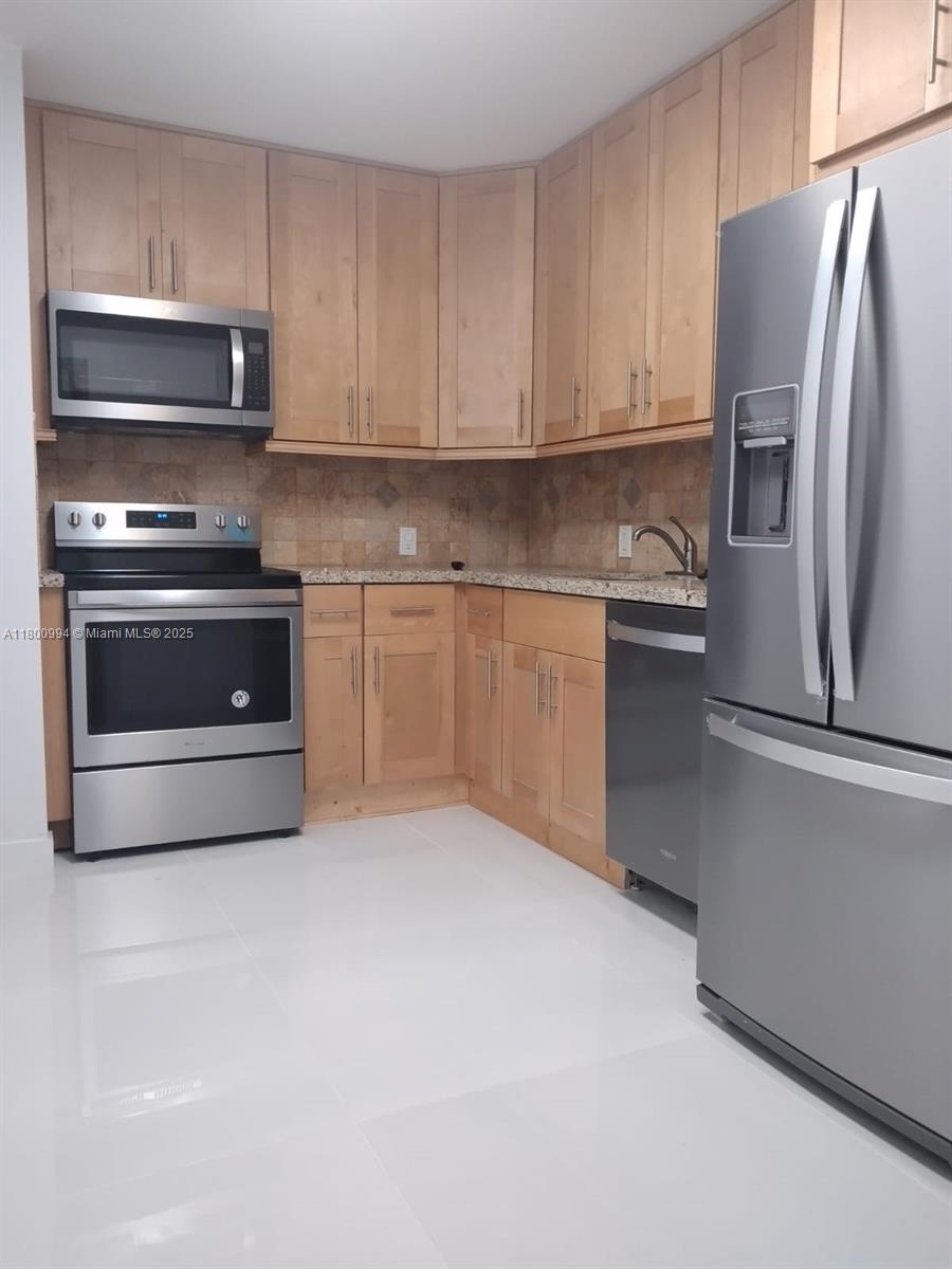 BONAVIDA CONDO - Residential Lease