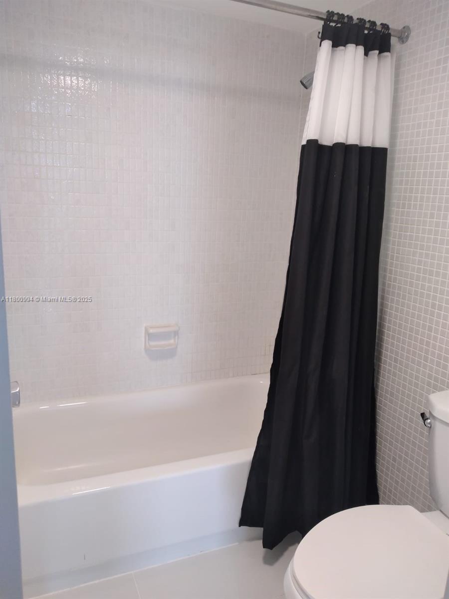 BONAVIDA CONDO - Residential Lease