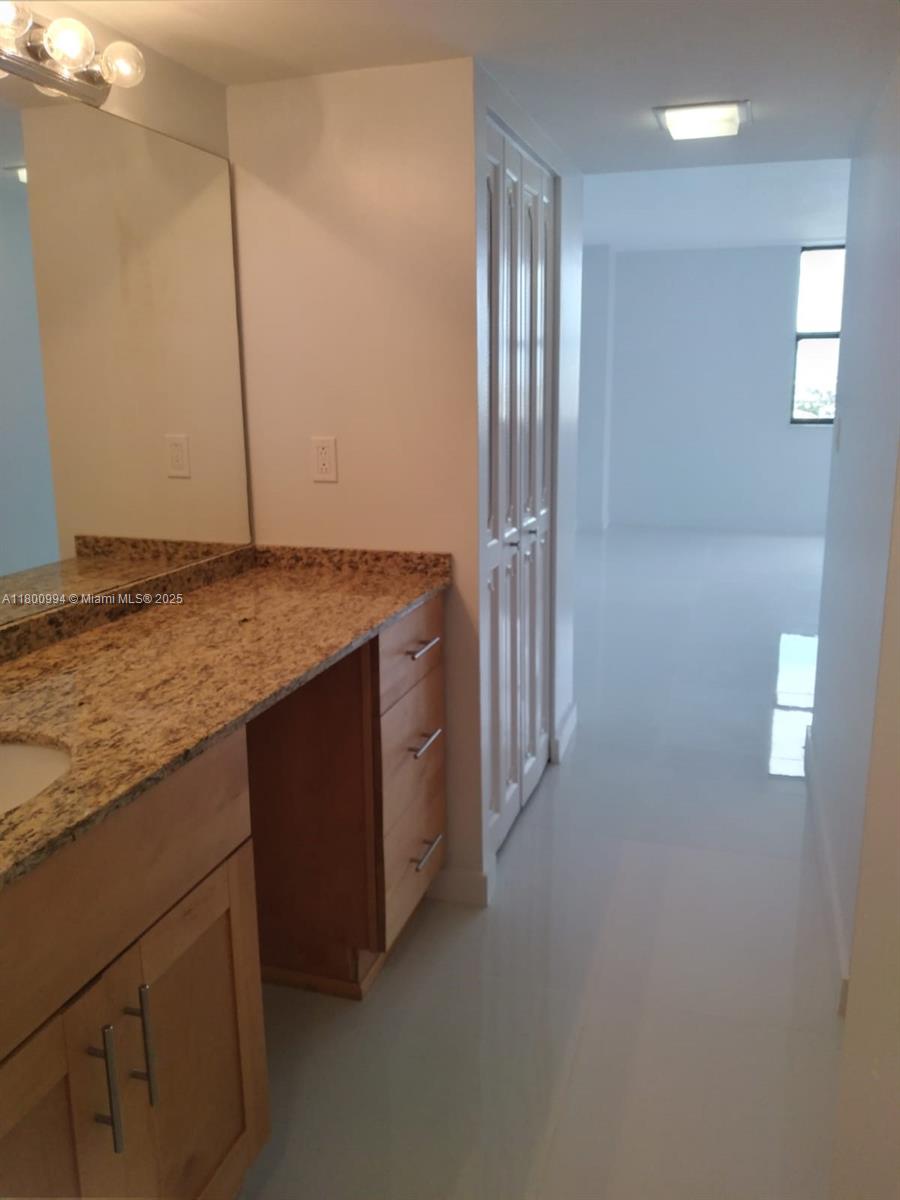 BONAVIDA CONDO - Residential Lease