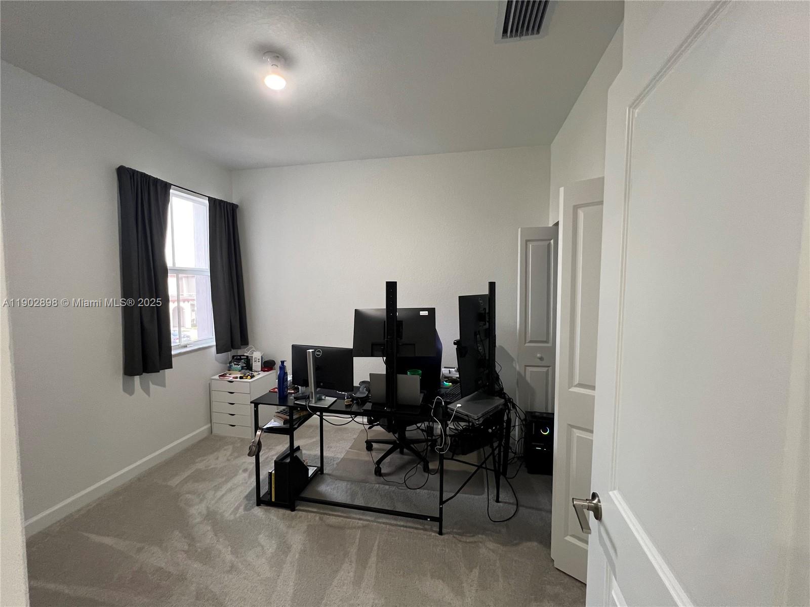 GOLF PARK SEC 1 - Residential Lease