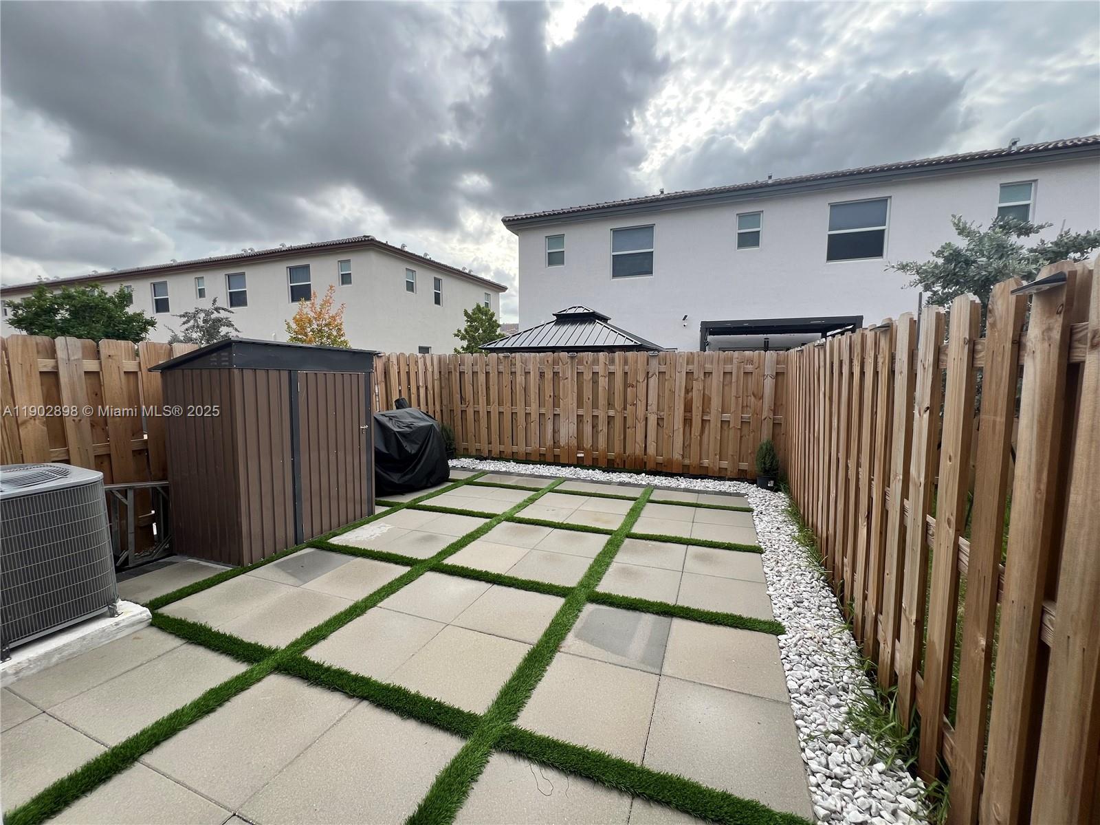 GOLF PARK SEC 1 - Residential Lease