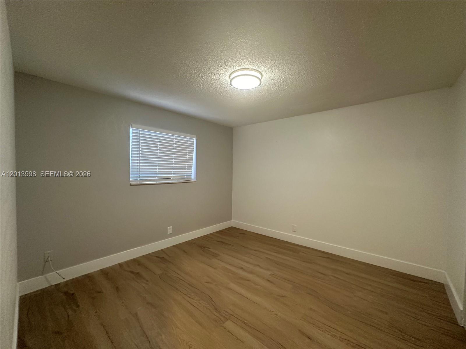 HOLLYWOOD PARK - Residential Lease