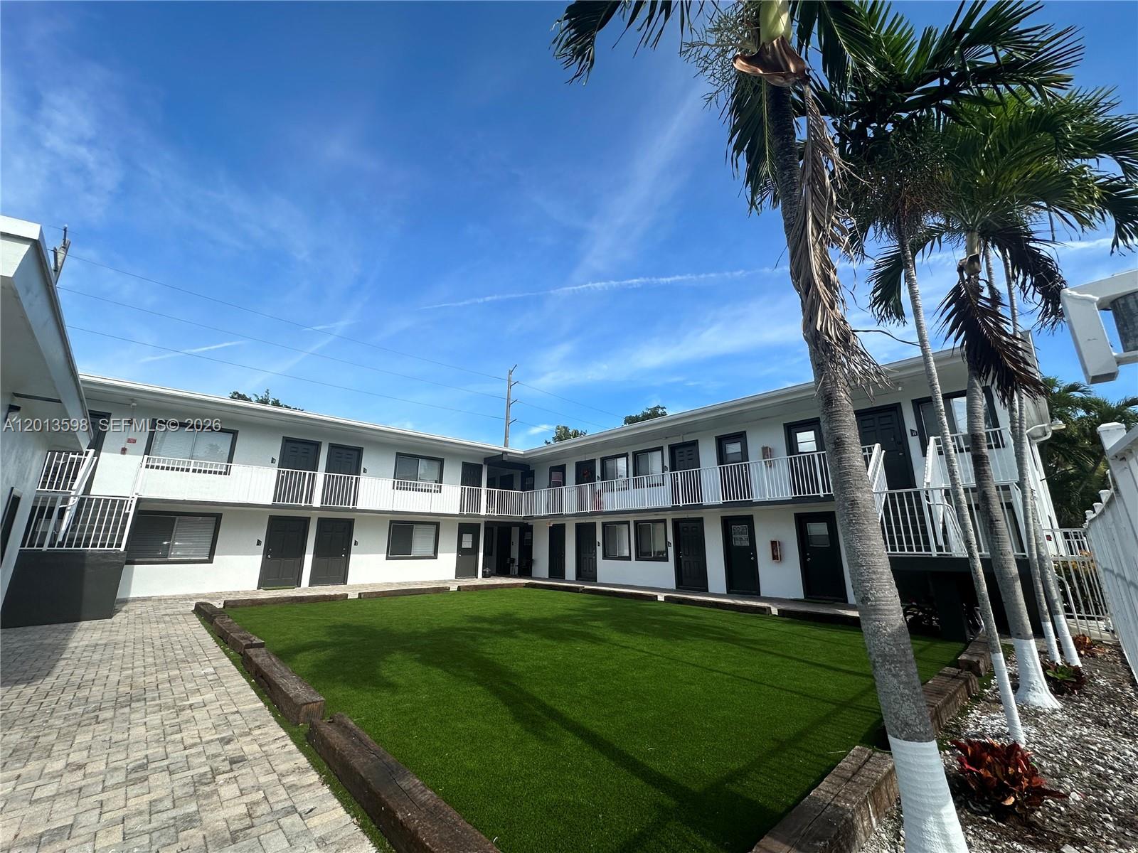 HOLLYWOOD PARK - Residential Lease