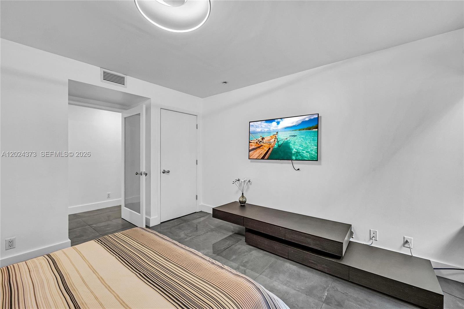 LAS OLAS PARK CORR PLAT - Residential Lease