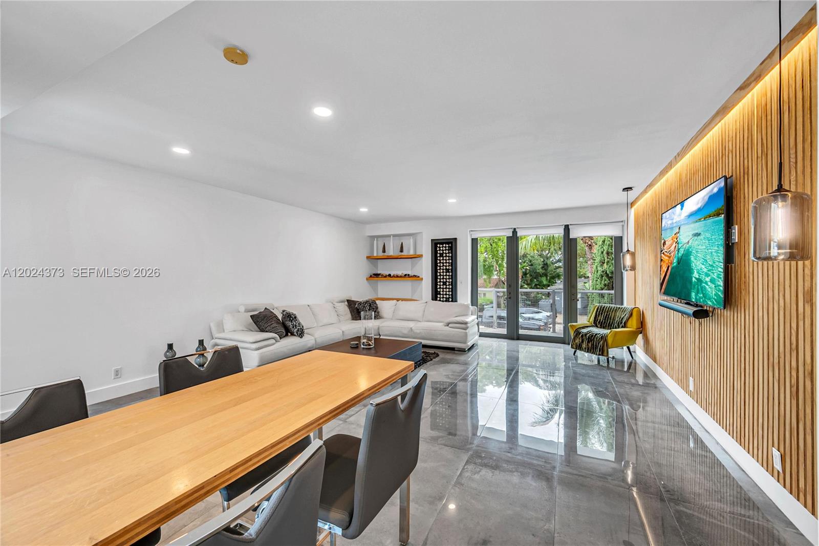 LAS OLAS PARK CORR PLAT - Residential Lease