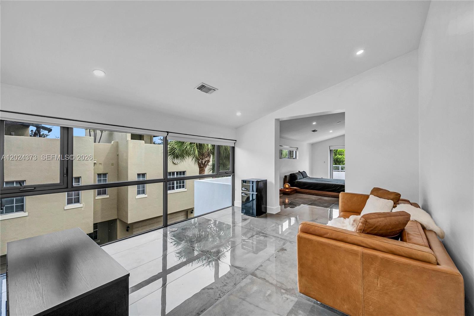 LAS OLAS PARK CORR PLAT - Residential Lease
