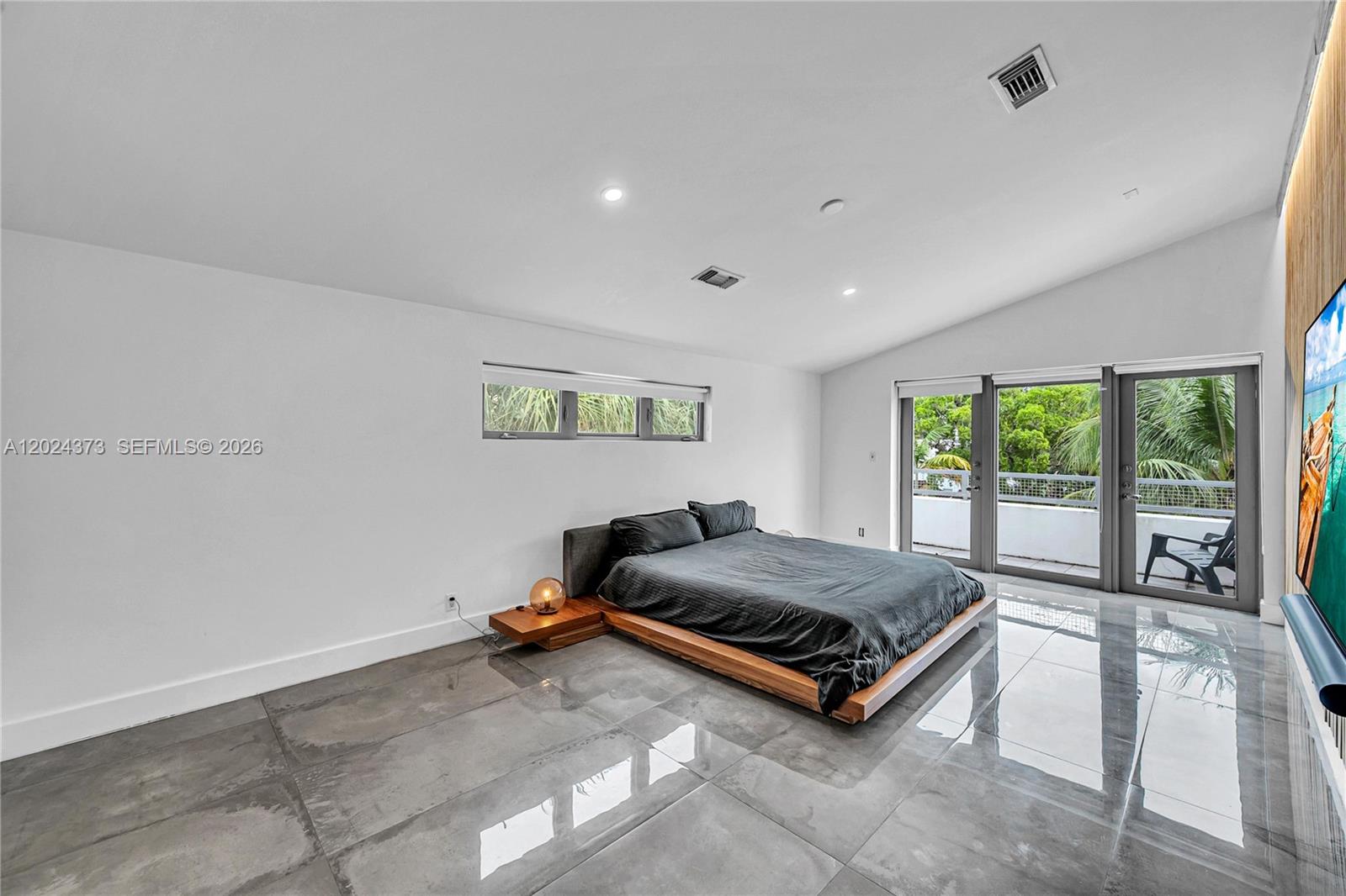 LAS OLAS PARK CORR PLAT - Residential Lease