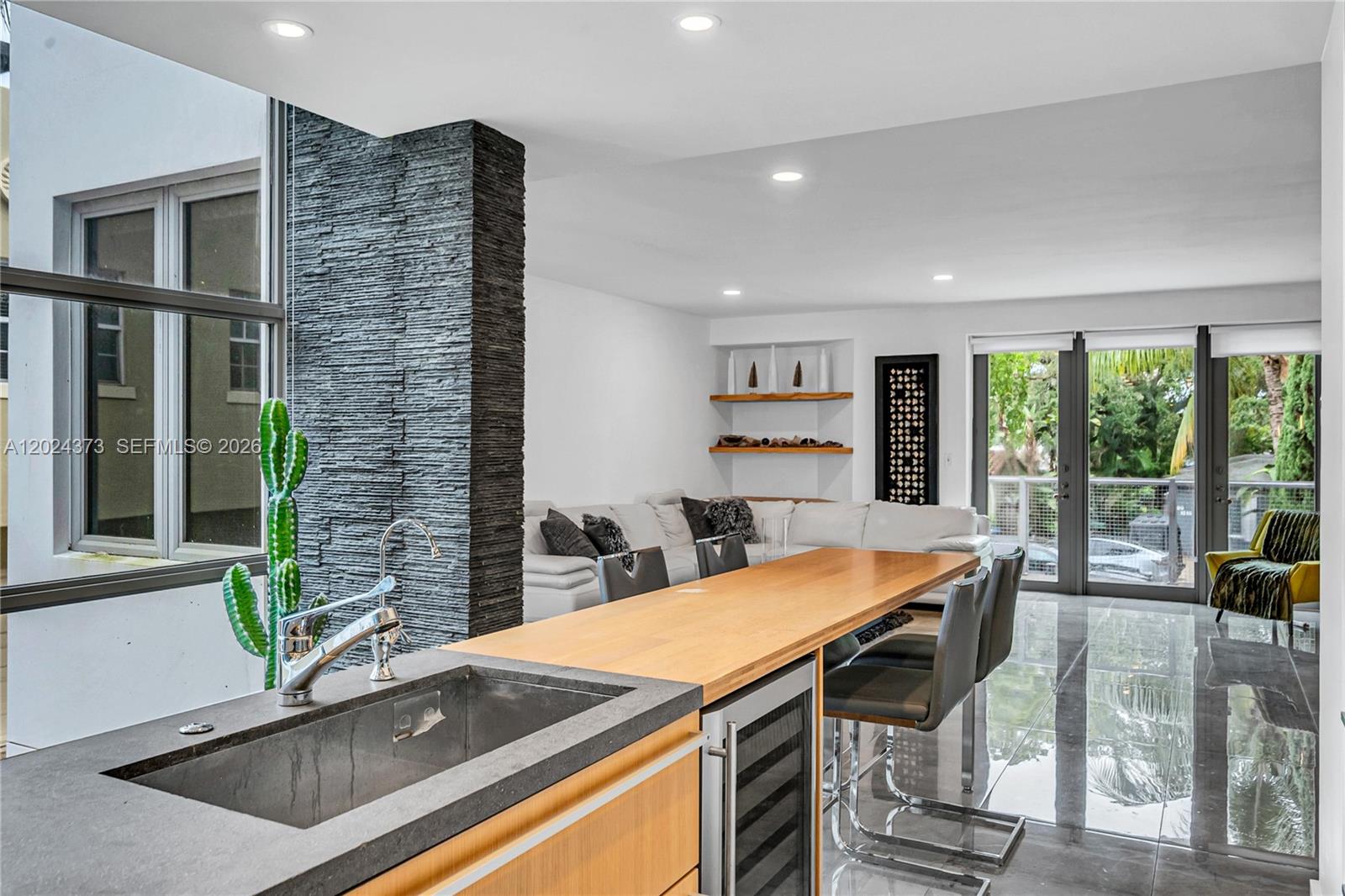 LAS OLAS PARK CORR PLAT - Residential Lease