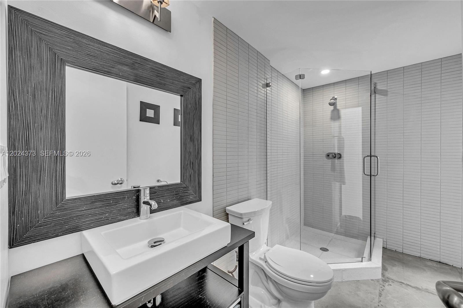 LAS OLAS PARK CORR PLAT - Residential Lease