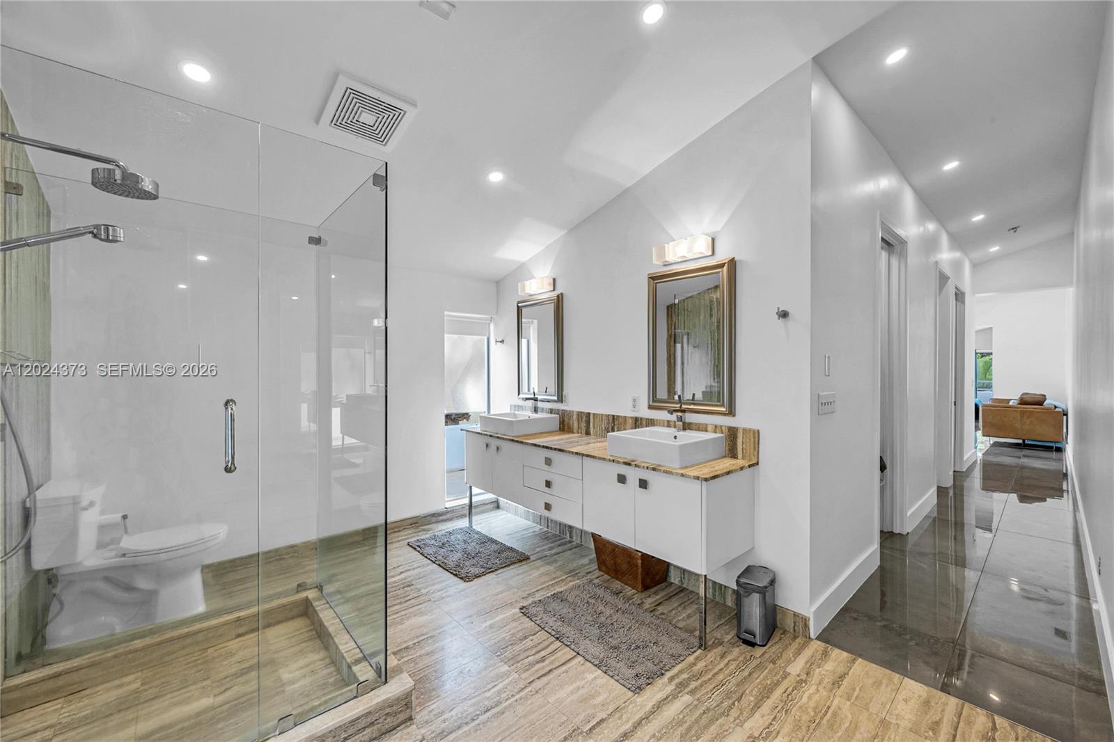 LAS OLAS PARK CORR PLAT - Residential Lease