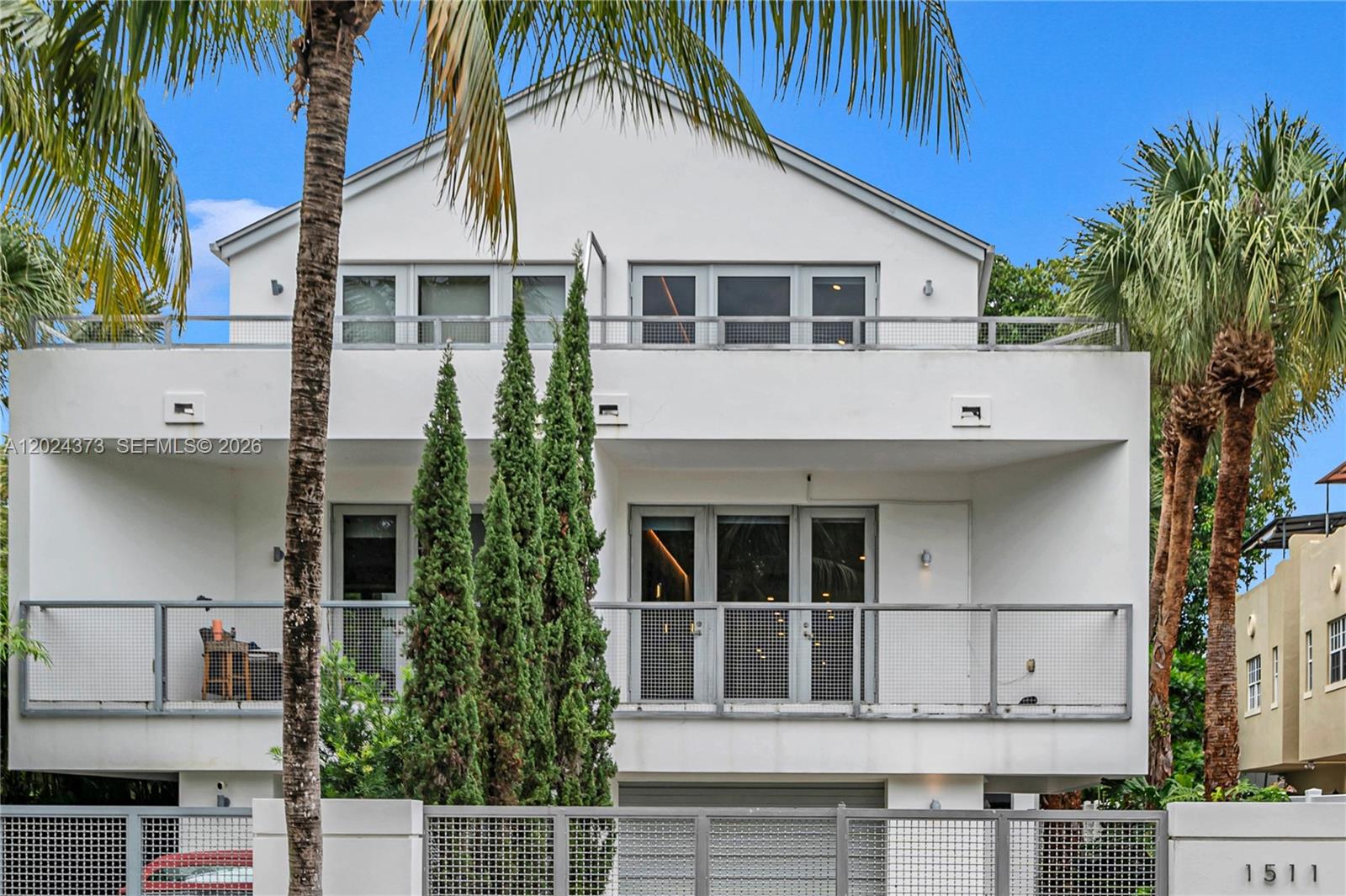 LAS OLAS PARK CORR PLAT - Residential Lease
