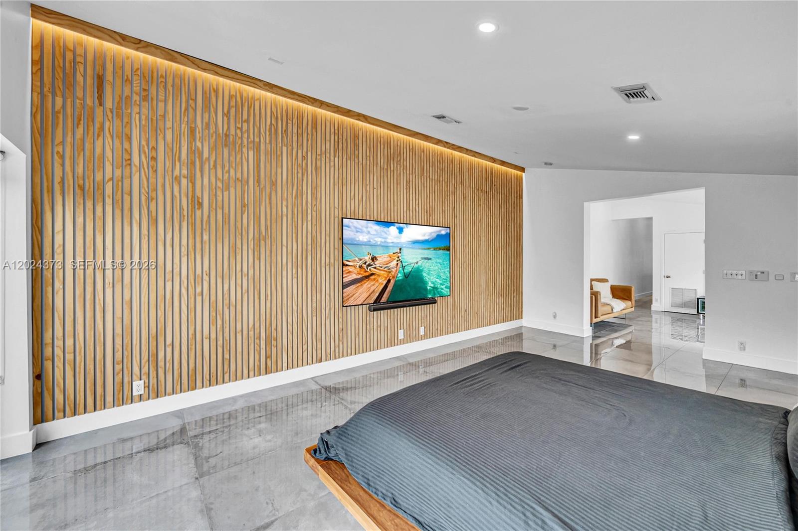 LAS OLAS PARK CORR PLAT - Residential Lease