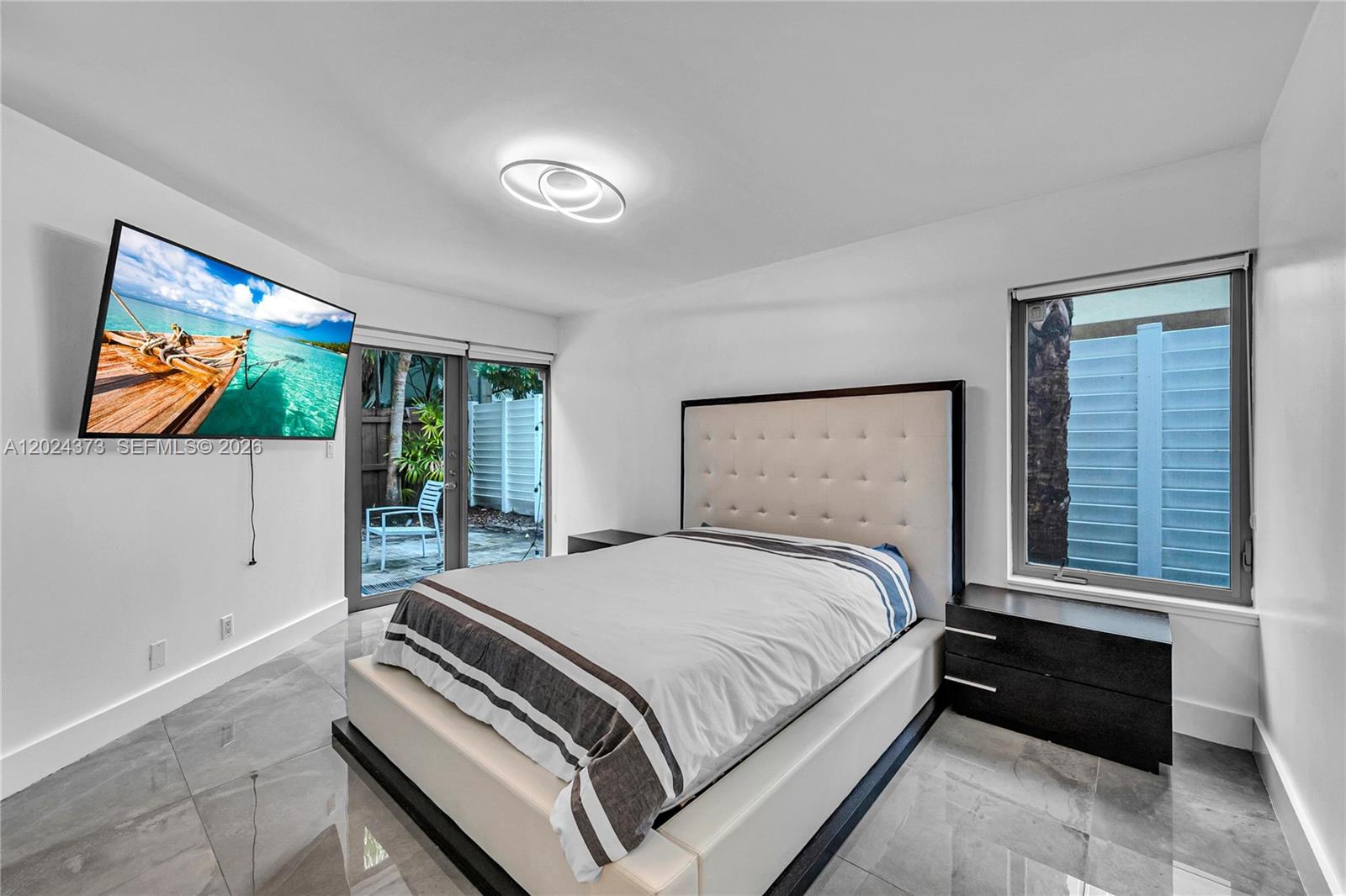 LAS OLAS PARK CORR PLAT - Residential Lease