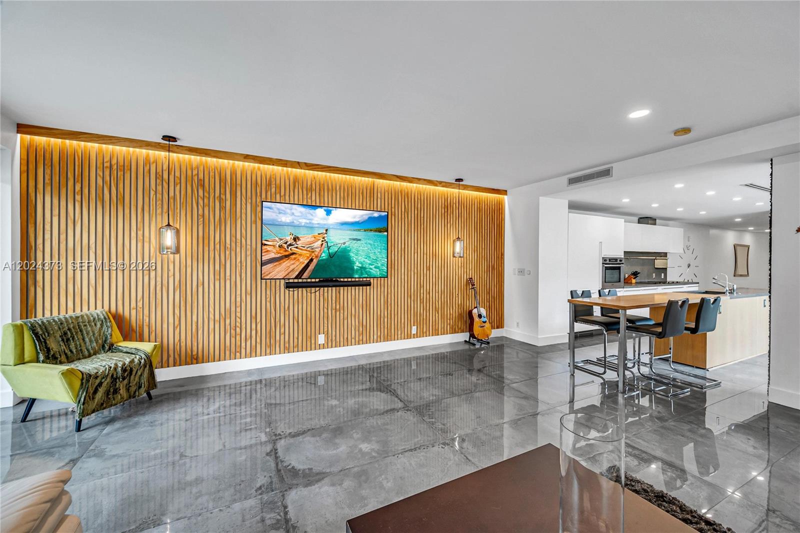 LAS OLAS PARK CORR PLAT - Residential Lease
