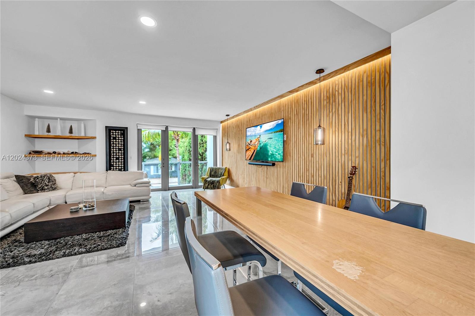 LAS OLAS PARK CORR PLAT - Residential Lease