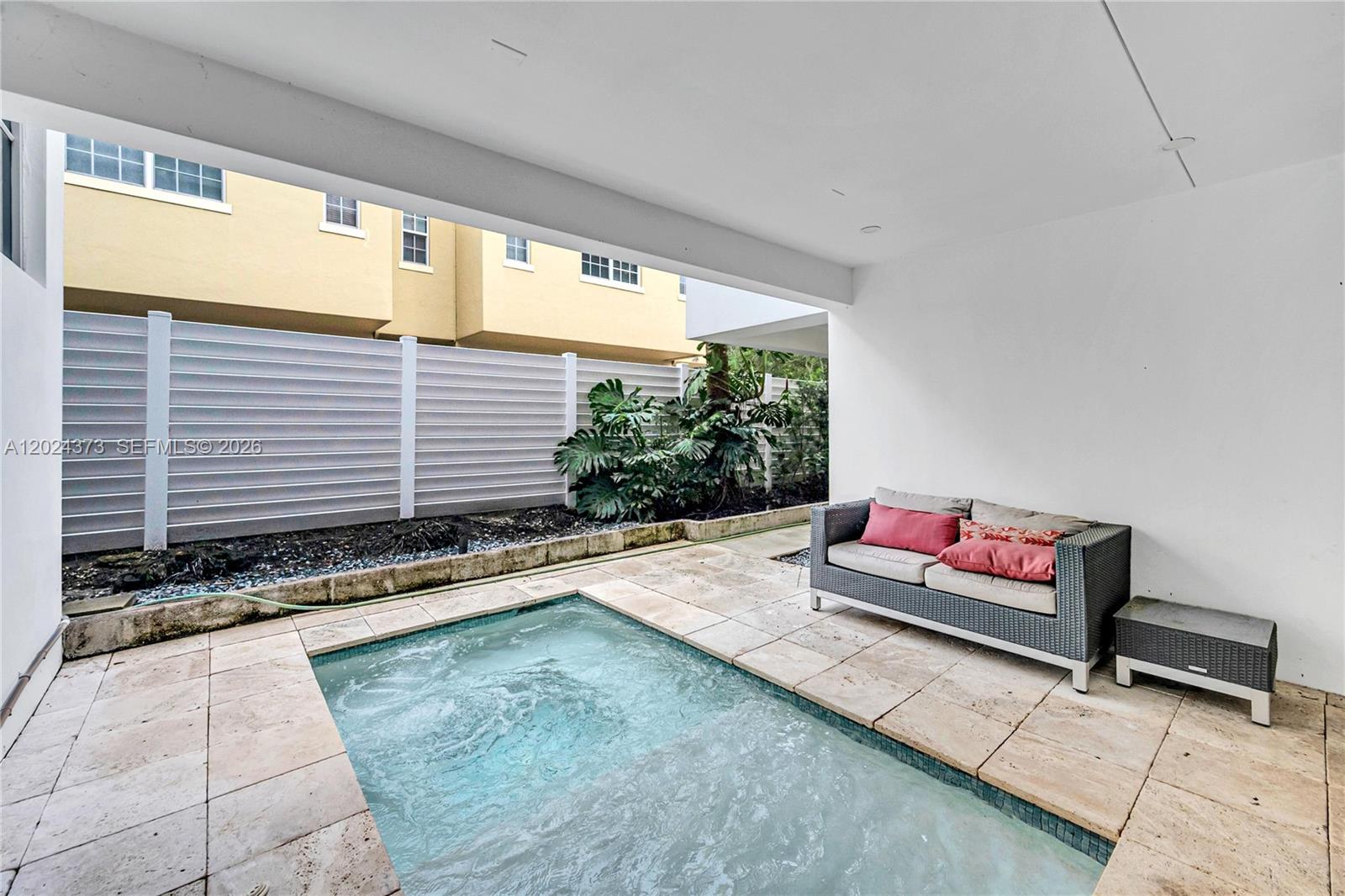 LAS OLAS PARK CORR PLAT - Residential Lease