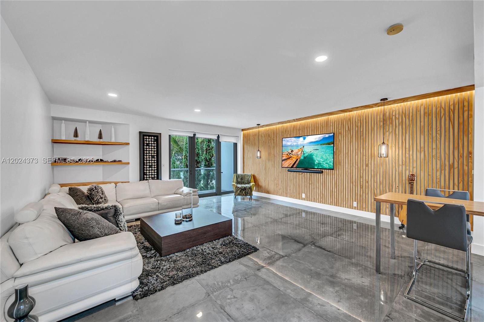 LAS OLAS PARK CORR PLAT - Residential Lease