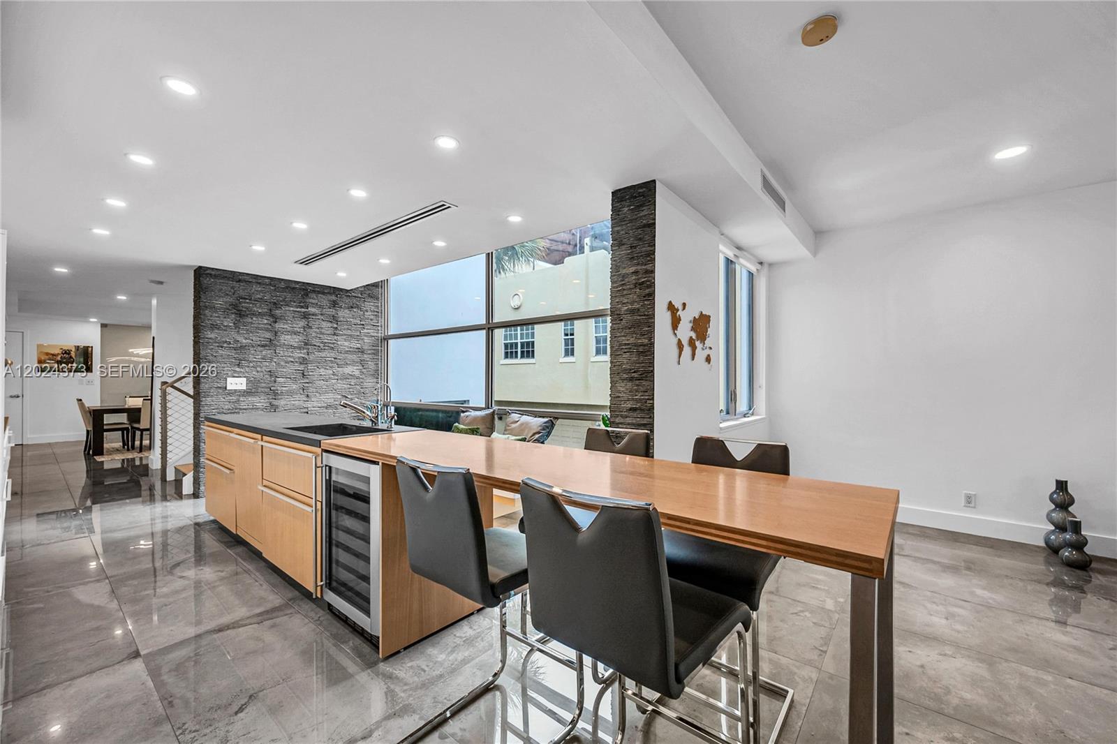 LAS OLAS PARK CORR PLAT - Residential Lease