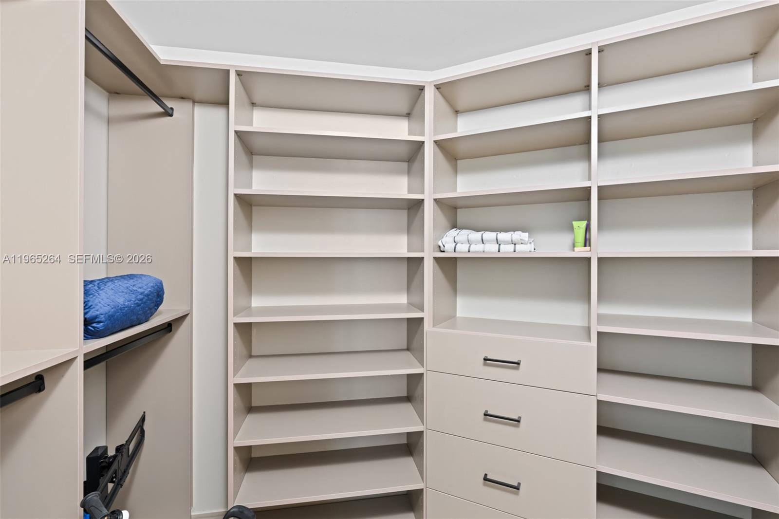 QUANTUM ON THE BAY CONDO - Residential