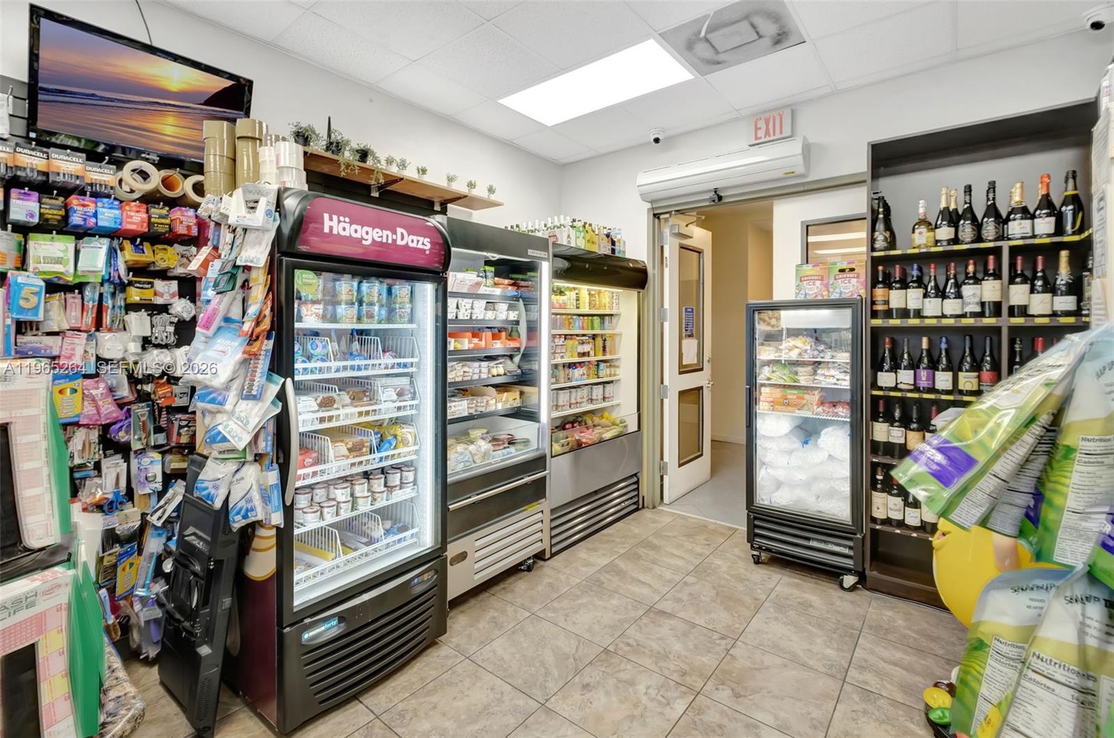 QUANTUM ON THE BAY CONDO - Residential