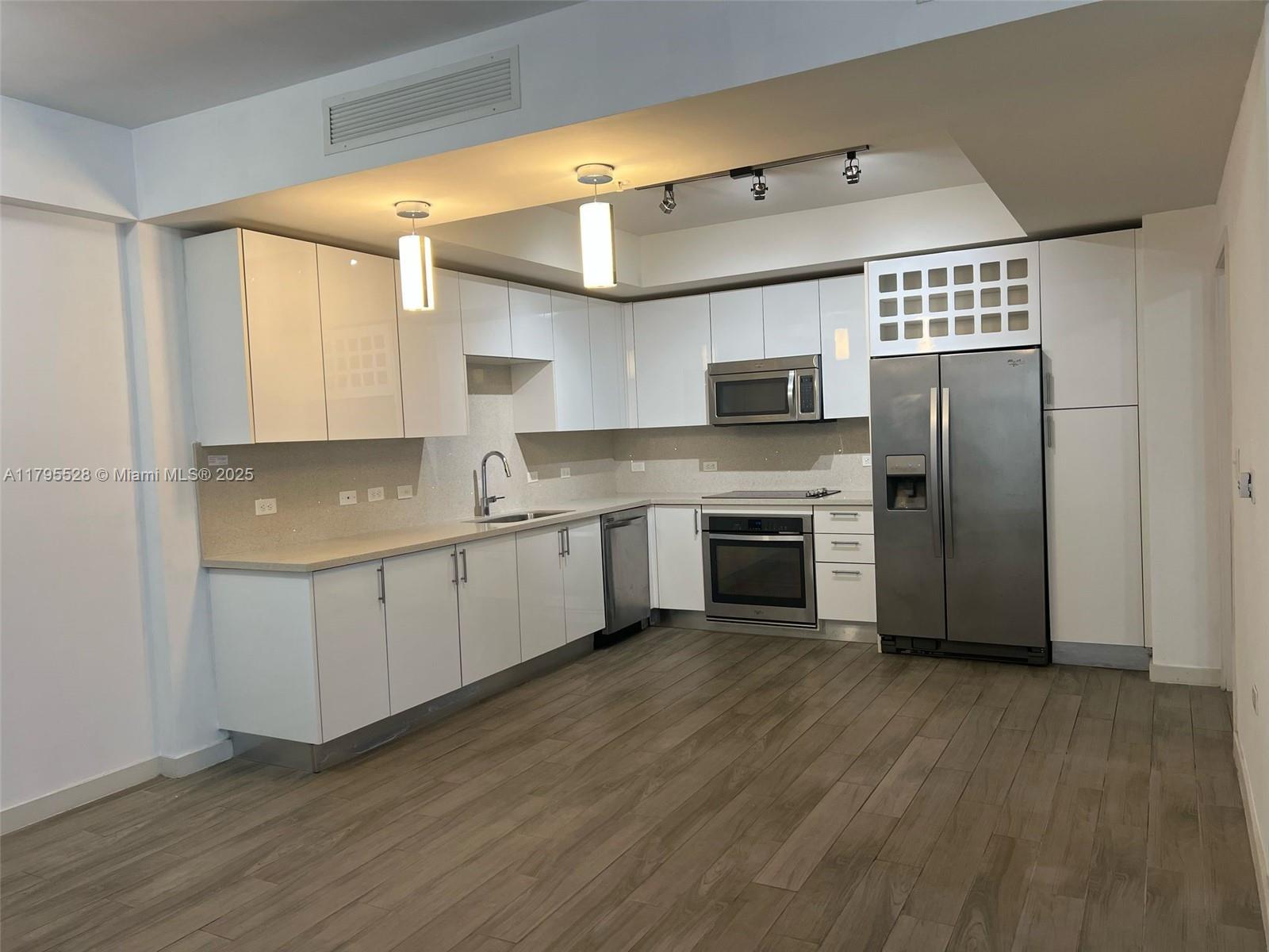 Rental Property at 999 Sw 1st Ave 1601, Miami, Broward County, Florida - Bedrooms: 1 
Bathrooms: 1  - $3,450 MO.