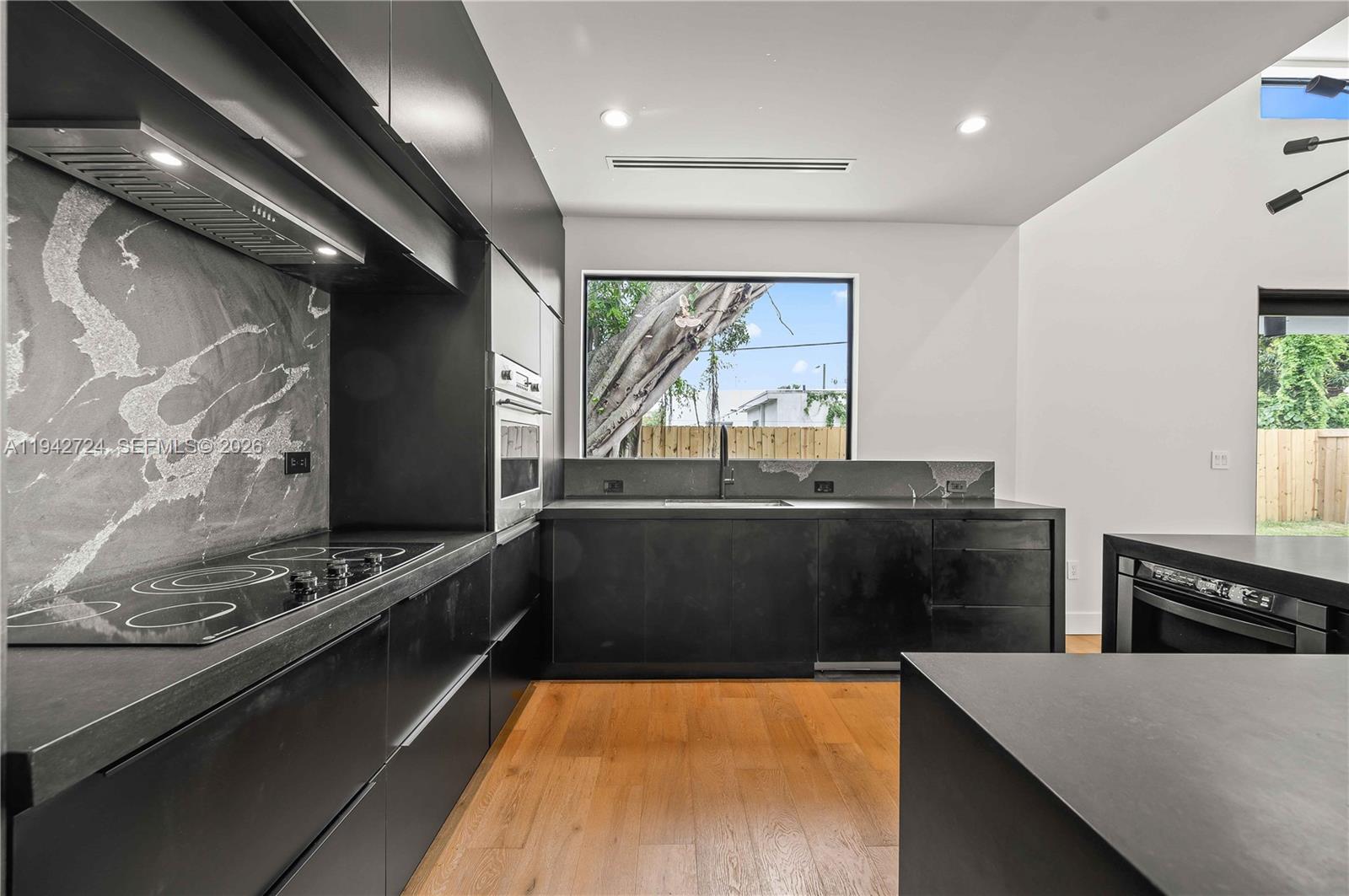 BAY VISTA PARK - Residential