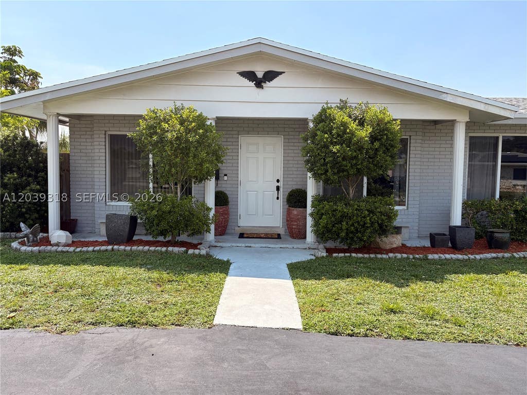 Photo of 4401 NW 8th St, Coconut Creek, FL 33066 (MLS # A12039318)
