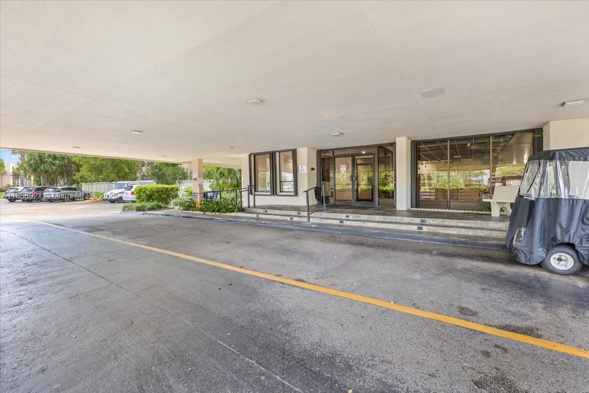 CHANTILLY CONDO - Residential