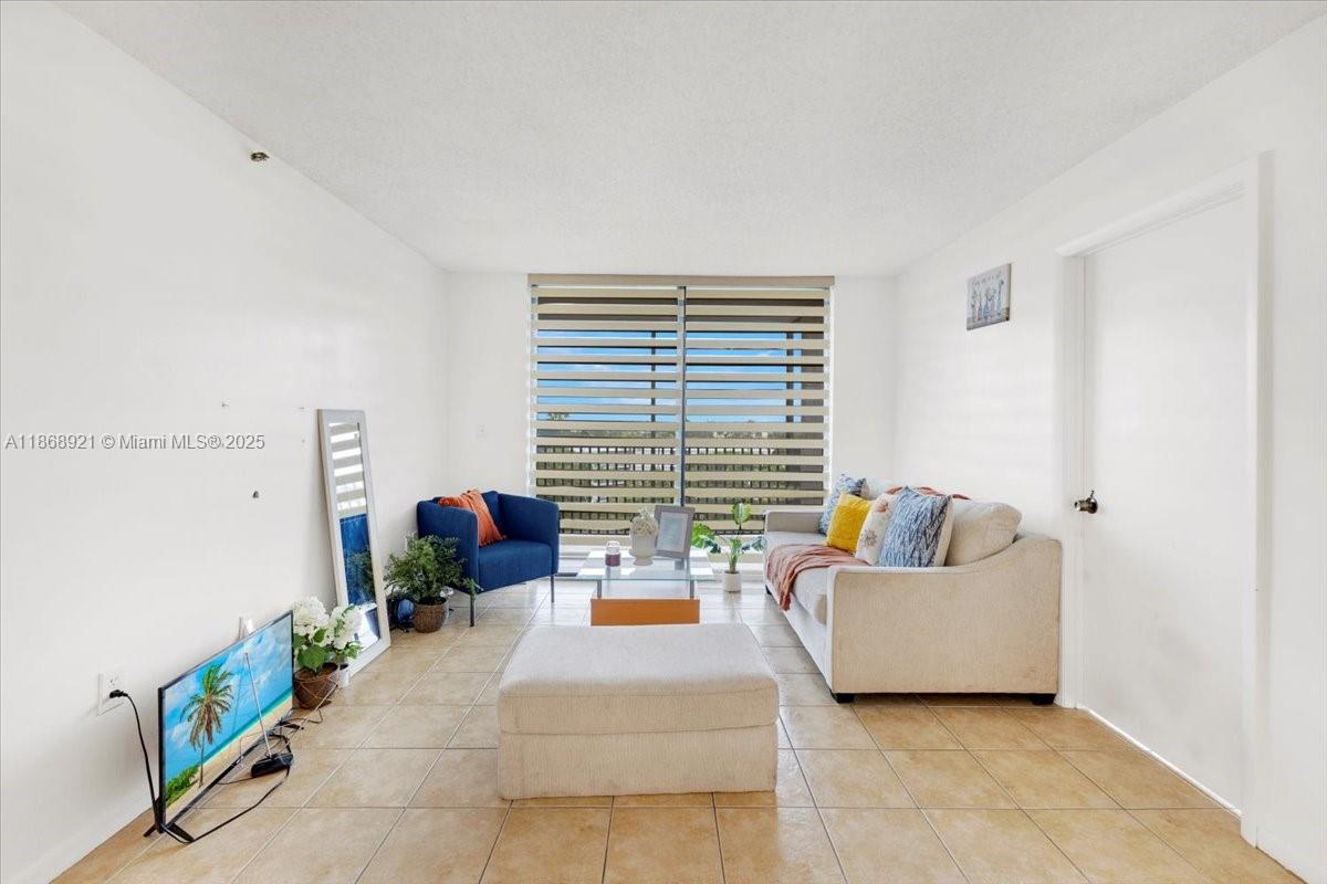 CHANTILLY CONDO - Residential