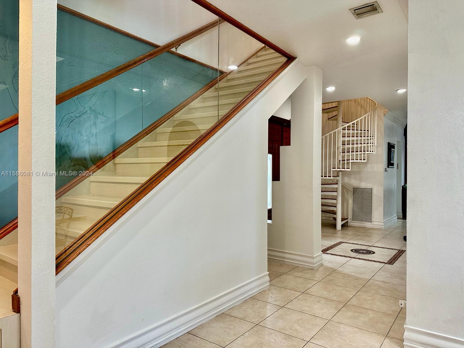 Photo 16 of 36 of listing 0ca9c235-bc1b-4b7d-899e-6f19e9096e34 house
