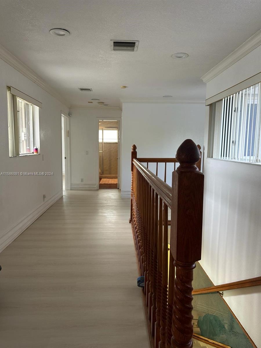 Photo 11 of 36 of listing 0ca9c235-bc1b-4b7d-899e-6f19e9096e34 house