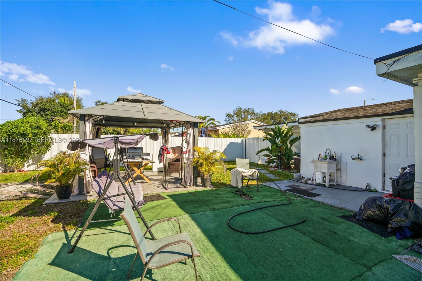 GOLDEN HIGHLANDS EST - Residential