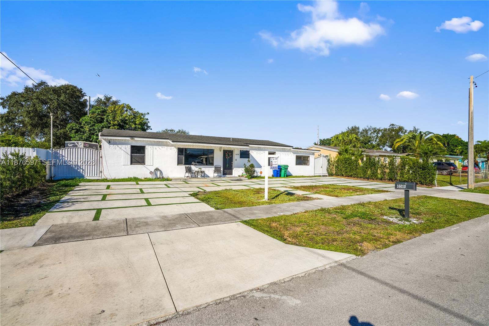 GOLDEN HIGHLANDS EST - Residential