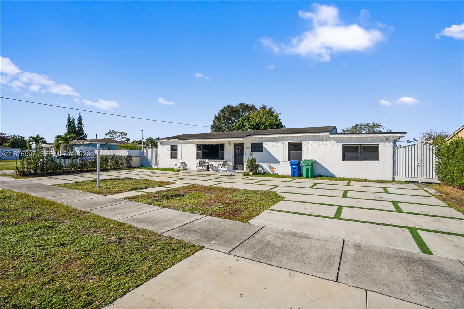 GOLDEN HIGHLANDS EST - Residential