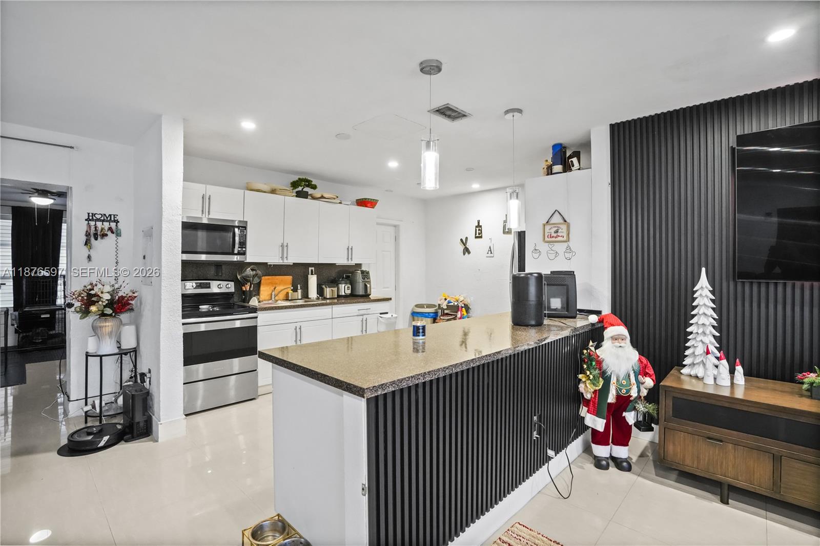 GOLDEN HIGHLANDS EST - Residential