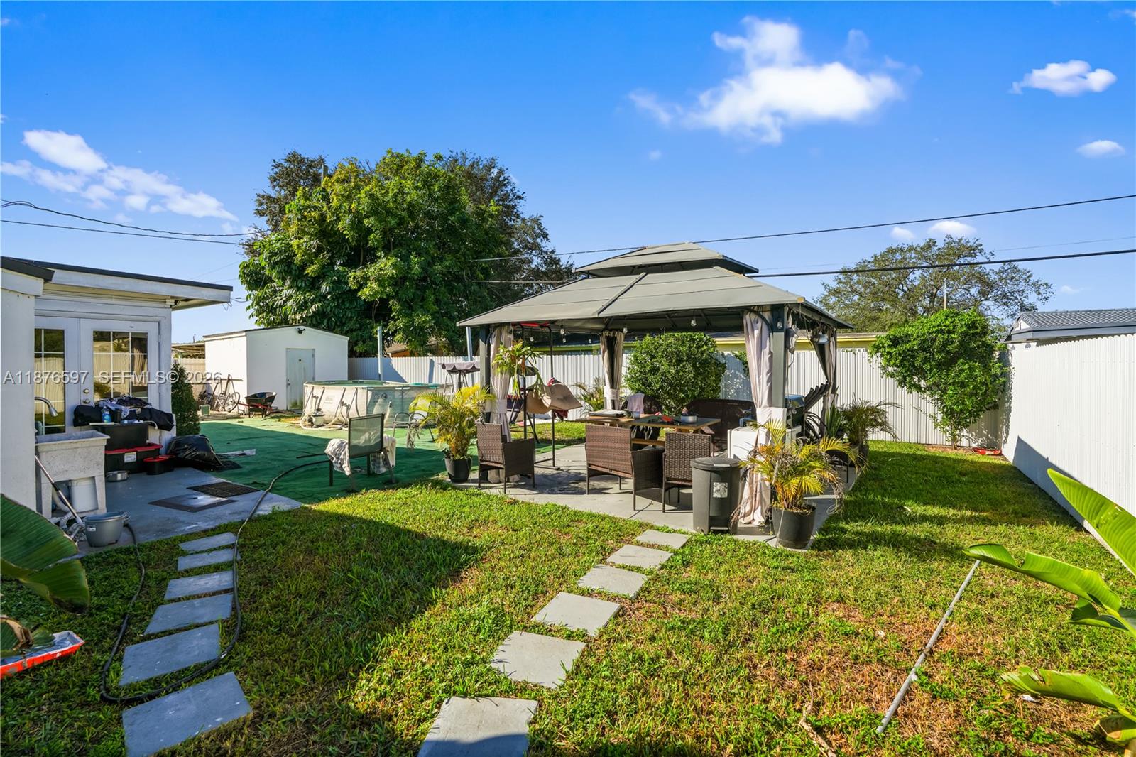 GOLDEN HIGHLANDS EST - Residential