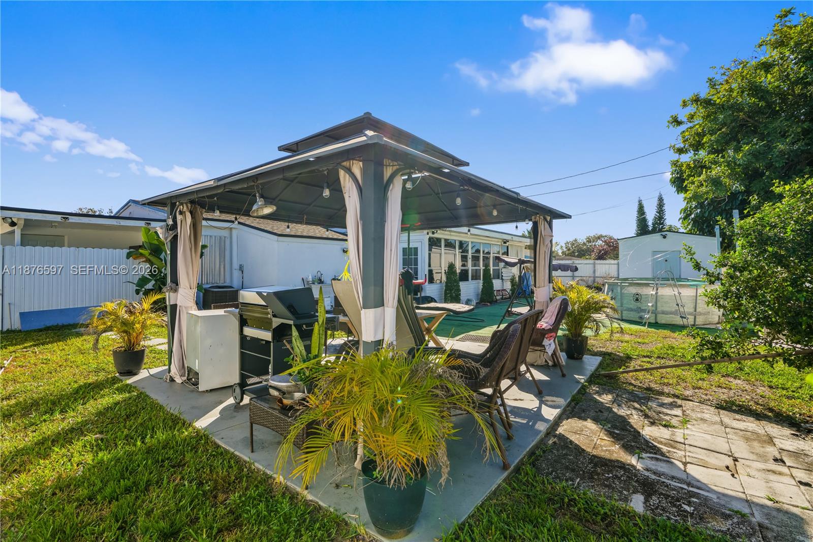 GOLDEN HIGHLANDS EST - Residential