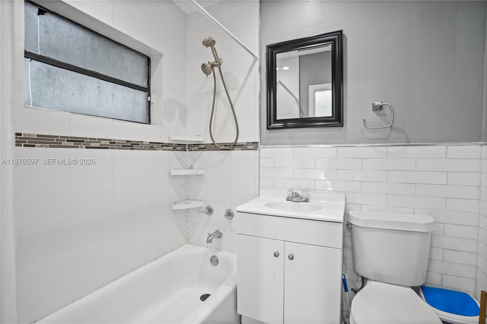 GOLDEN HIGHLANDS EST - Residential