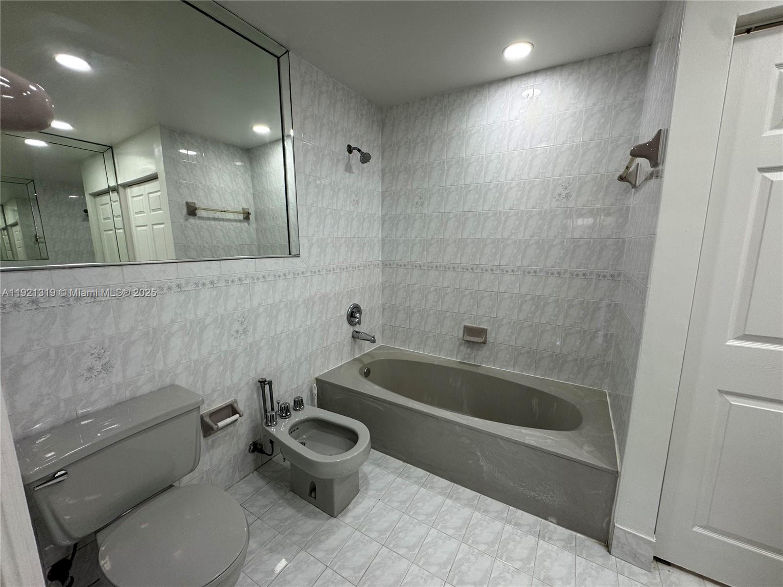 BIRD LAKES SOUTH SEC 2 - Residential