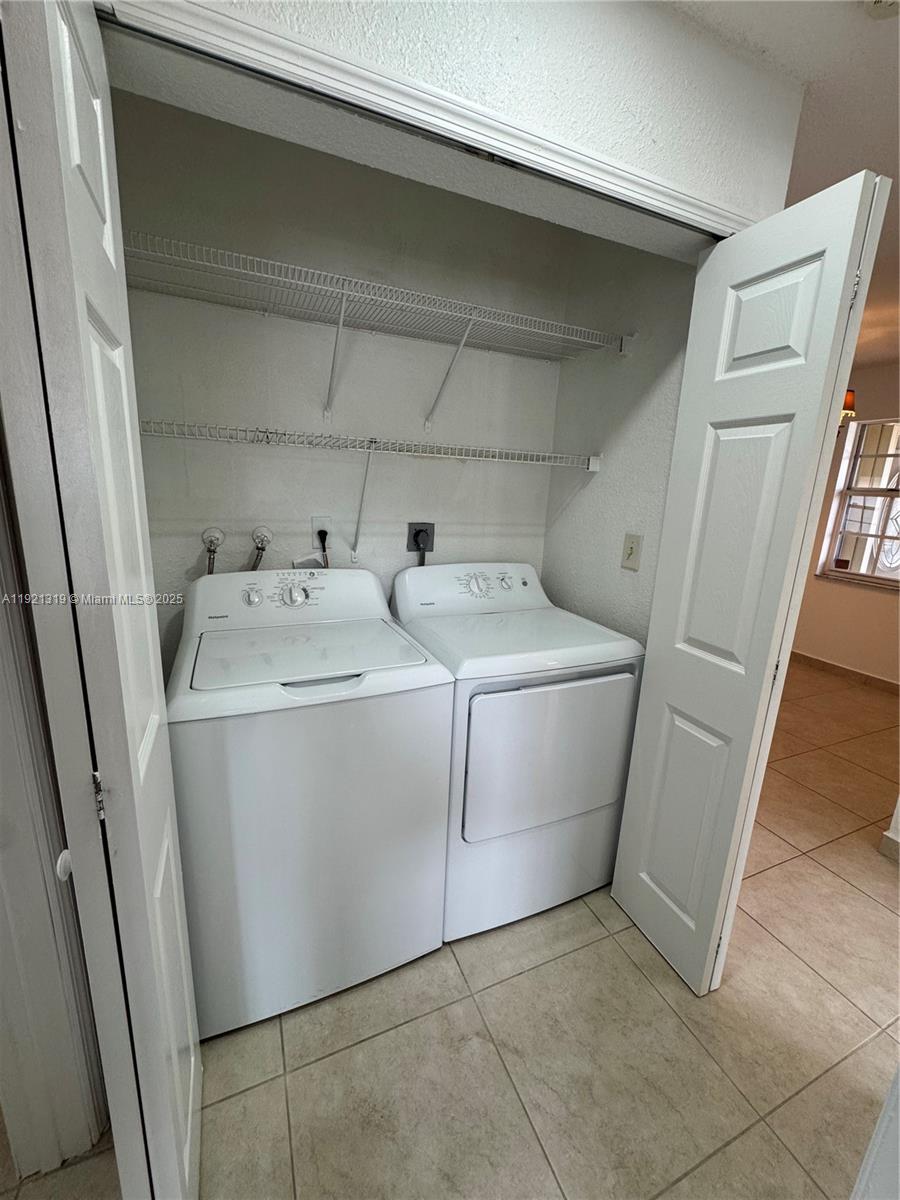 BIRD LAKES SOUTH SEC 2 - Residential