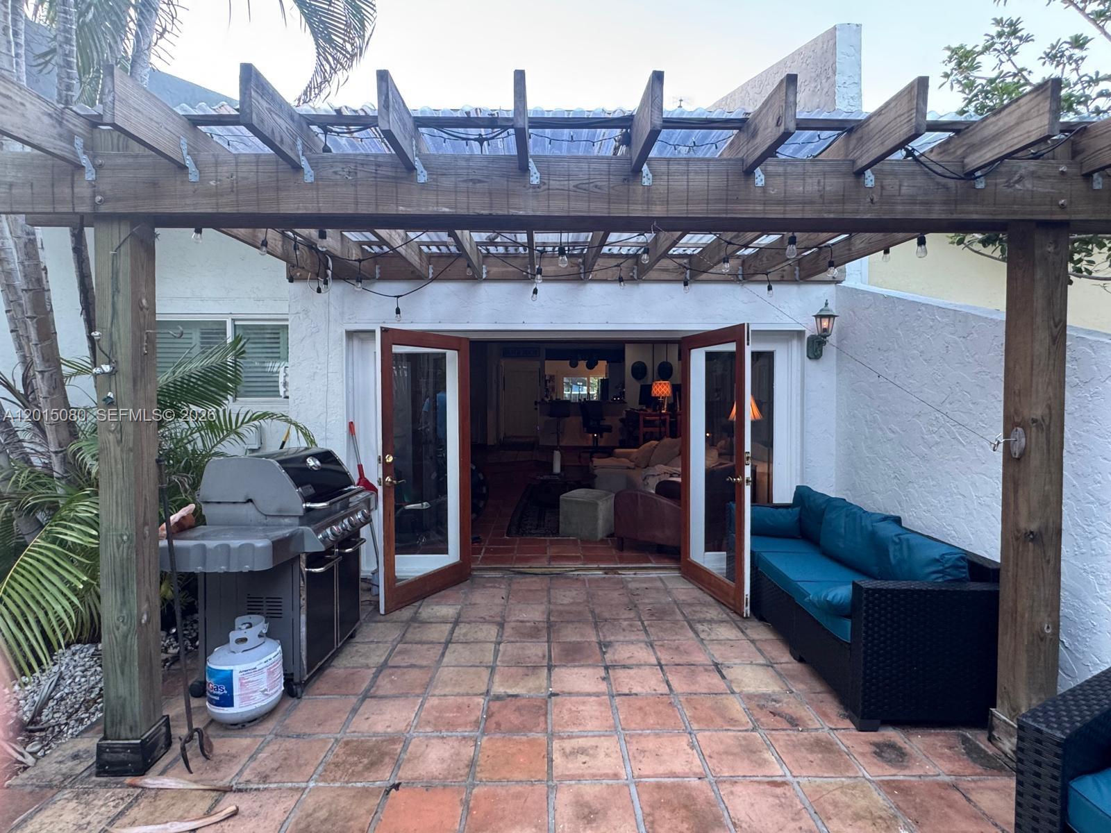 COLEE HAMMOCK TOWNHOUSES - Residential Lease