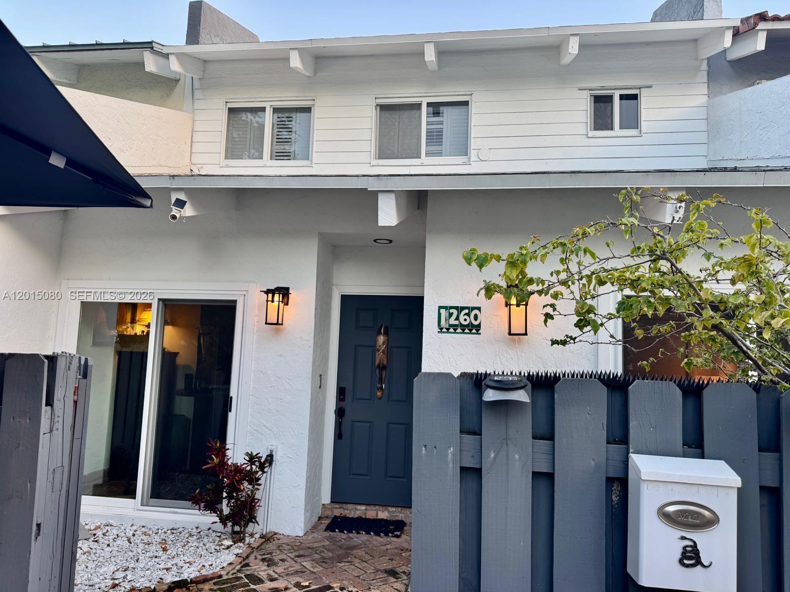 COLEE HAMMOCK TOWNHOUSES - Residential Lease