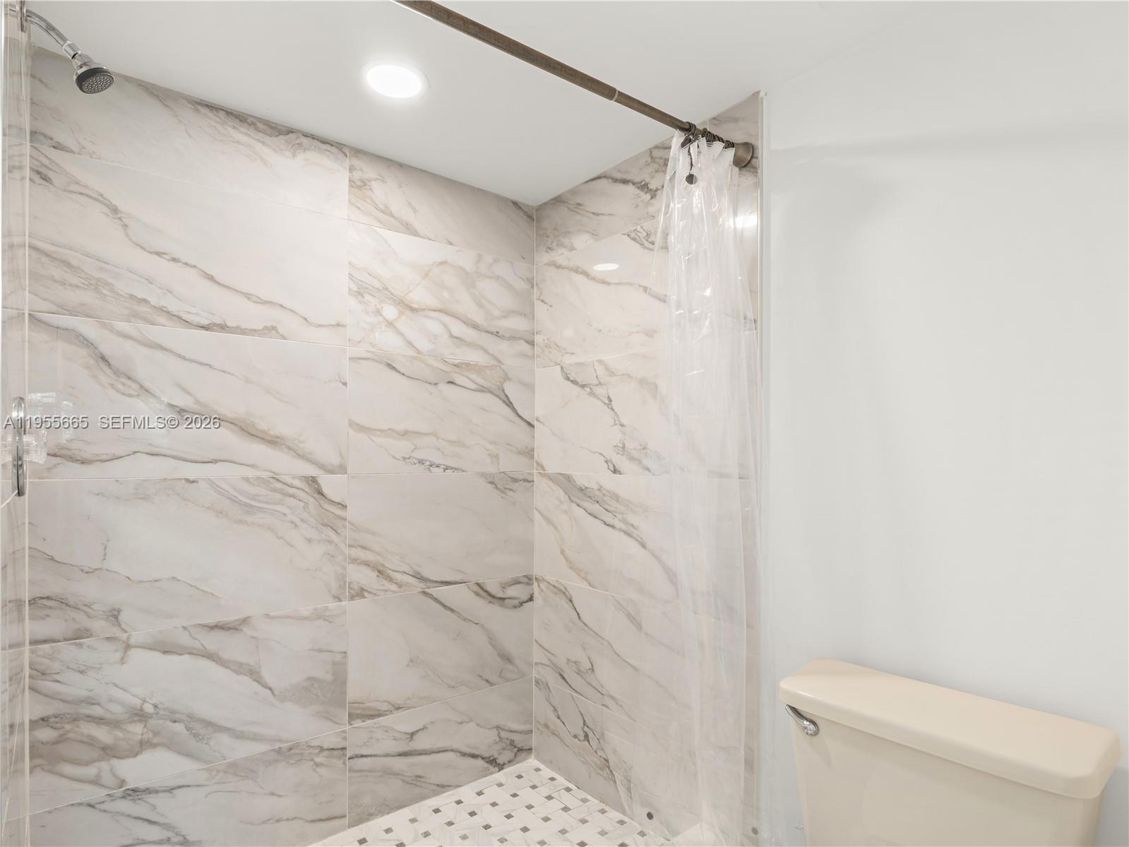 FAIRFAX CONDOMINIUM H - Residential