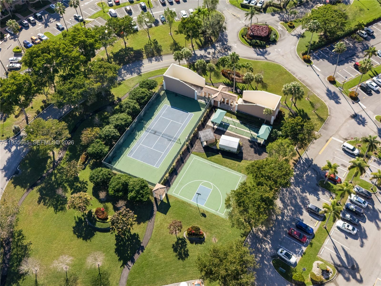 FAIRFAX CONDOMINIUM H - Residential