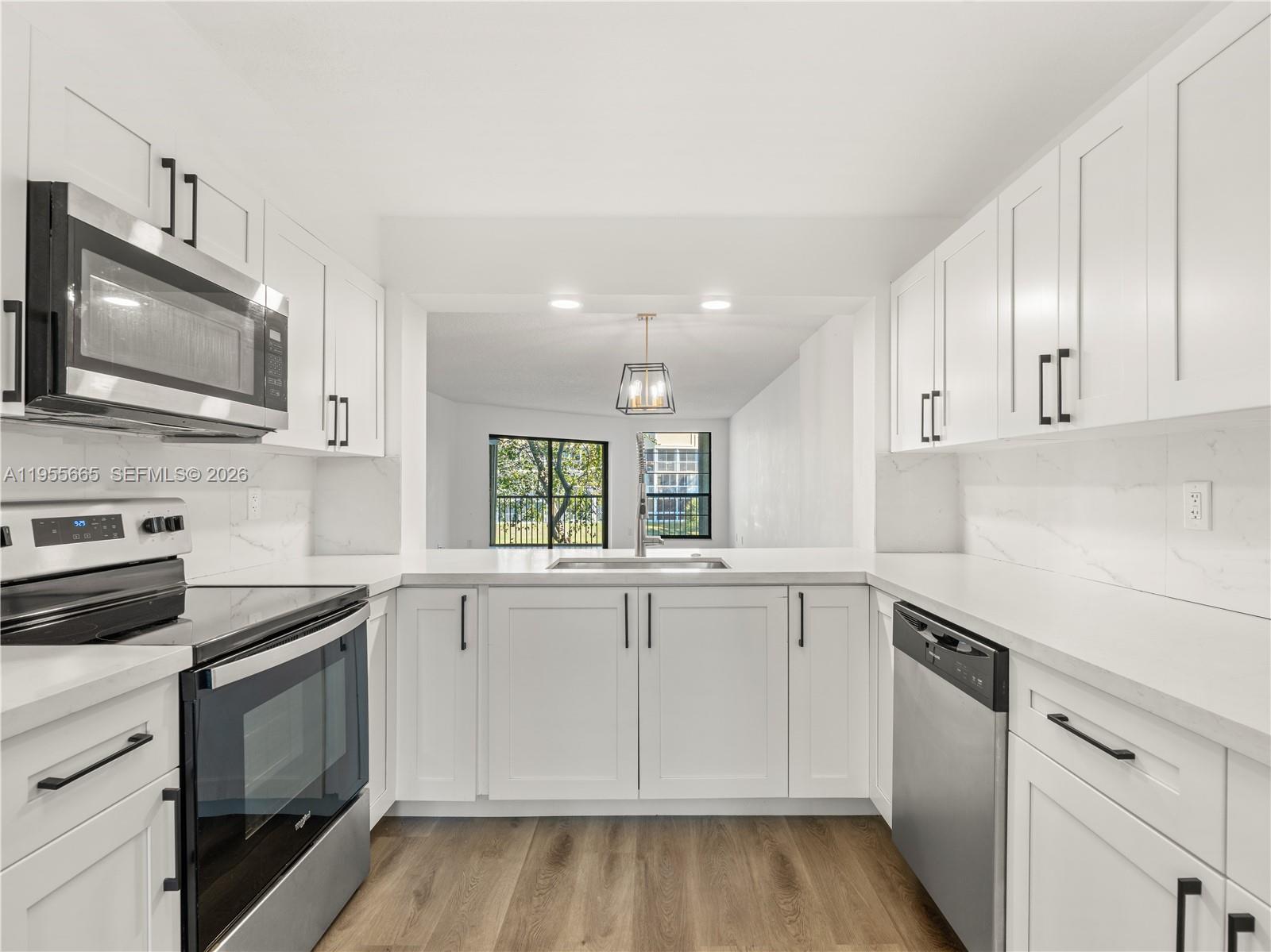 FAIRFAX CONDOMINIUM H - Residential