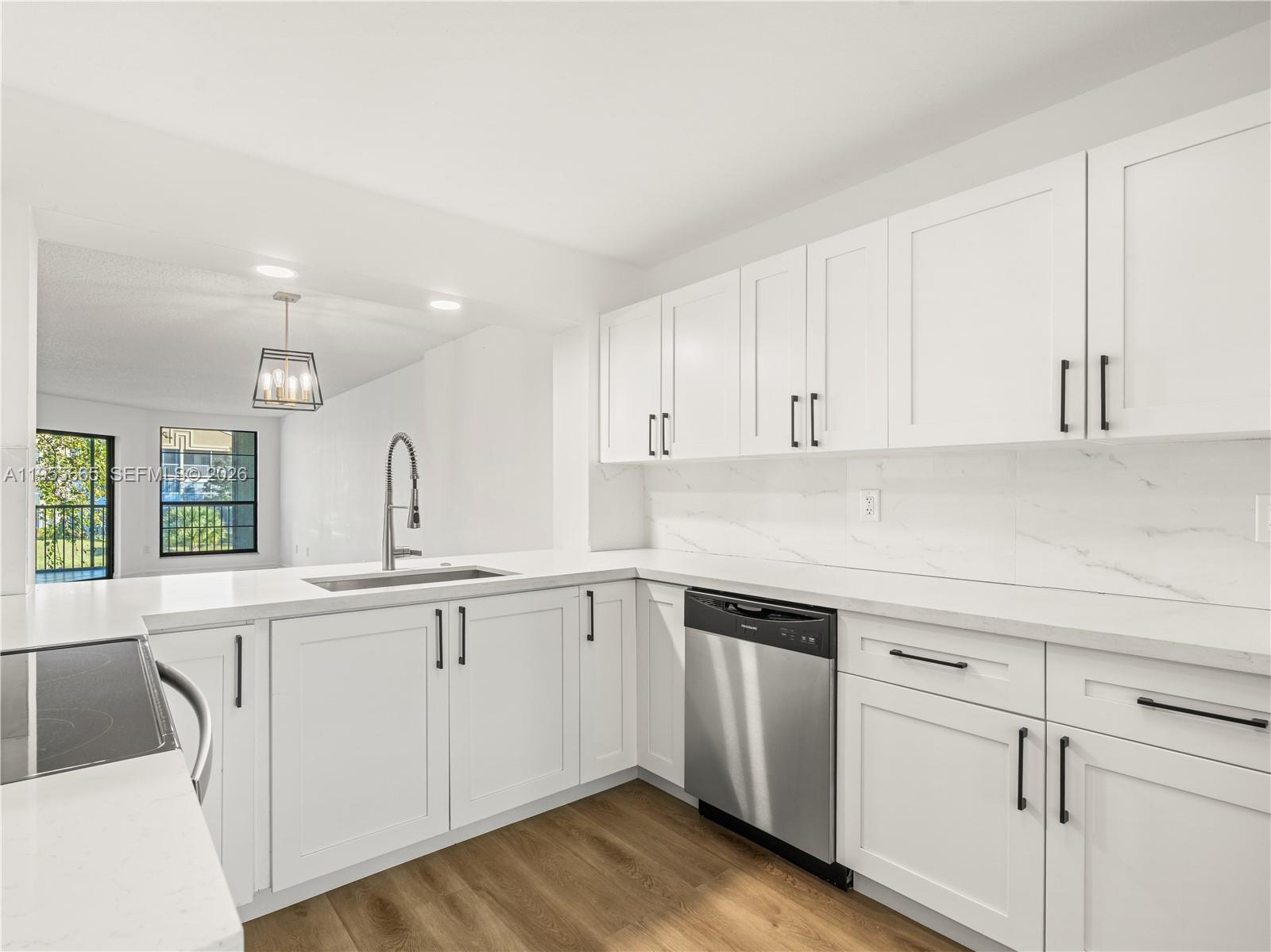 FAIRFAX CONDOMINIUM H - Residential