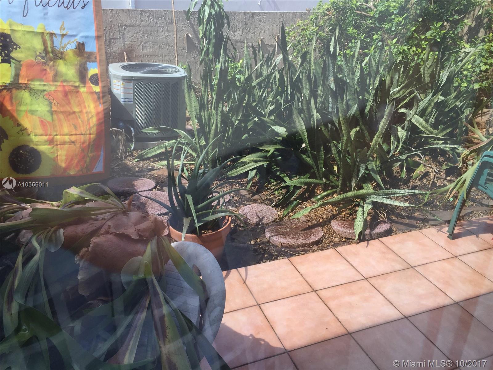 SUNCREST TOWNHOUSE CONDO - Residential